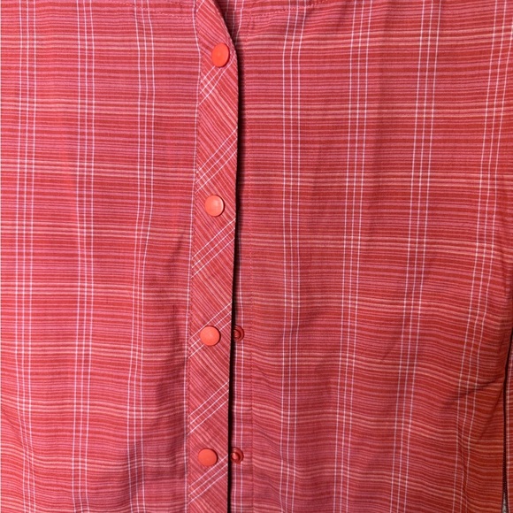 Patagonia Red Plaid Women's Shirt - Picture 5 of 7